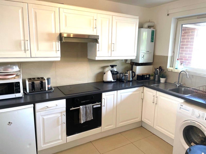 Room Clarence Lane in Greater London
