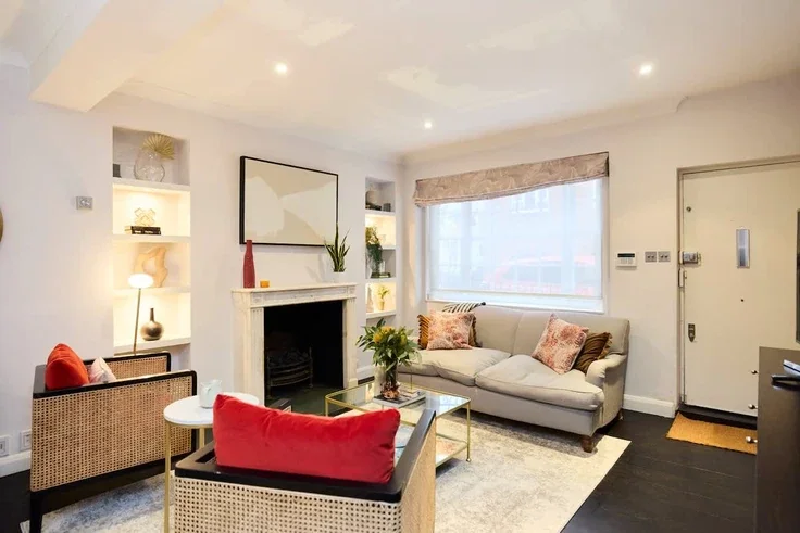 House Uxbridge Street in Greater London