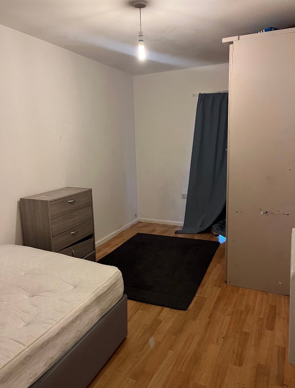 Room Great West Road in Greater London