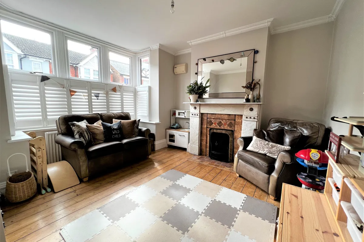House Hartwell Crescent in Leighton Buzzard