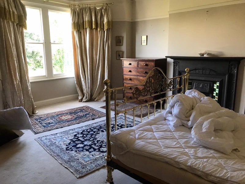 Flat Cotham Road in Bristol