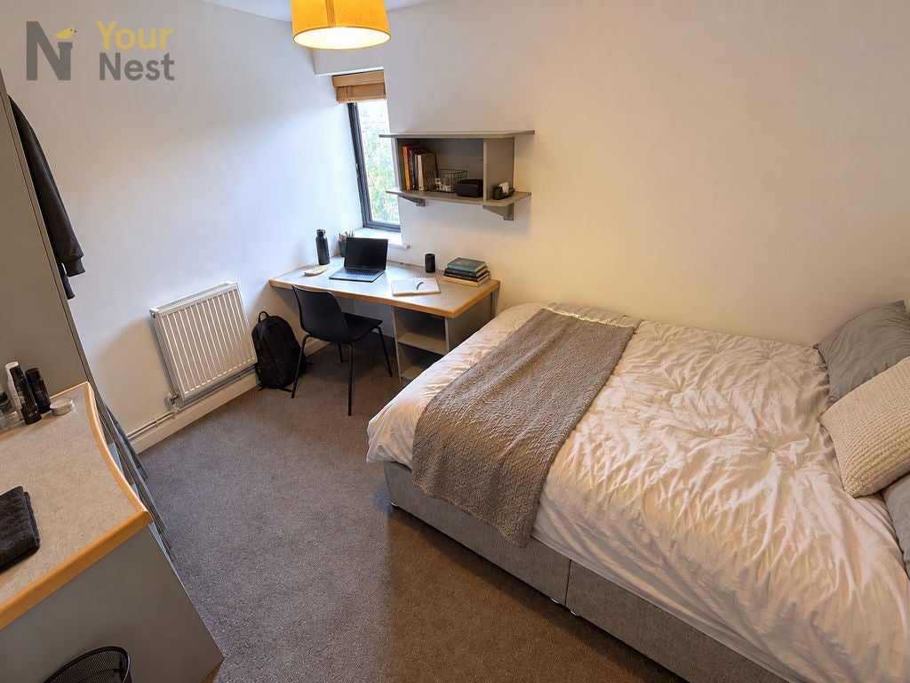 Flat Derwentwater Terrace in Leeds