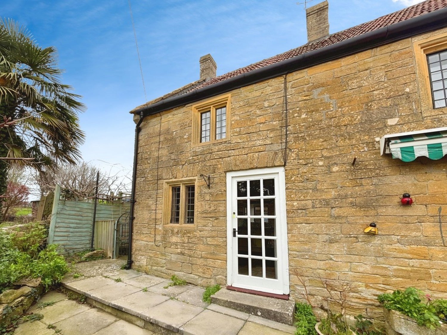House Burrough Street in Ash