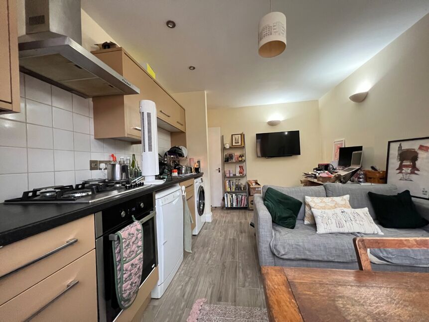 Flat Collyer Place in Greater London