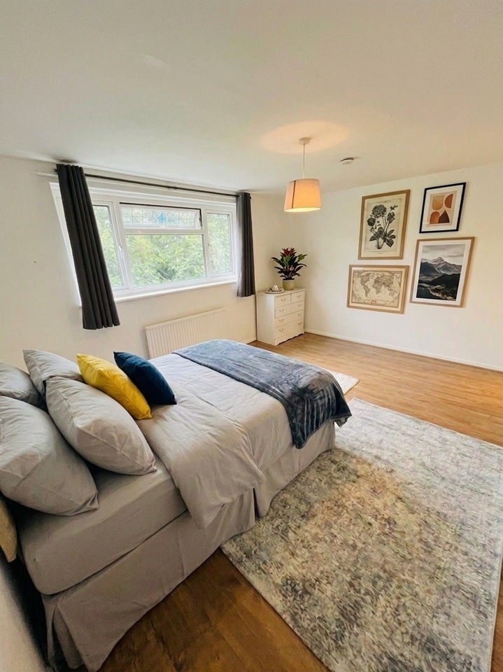 Room Penderyn Way in Greater London