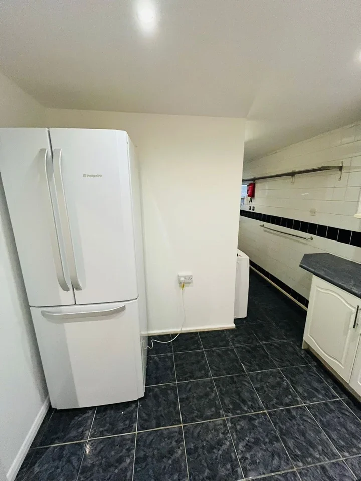 Room Penderyn Way in Greater London