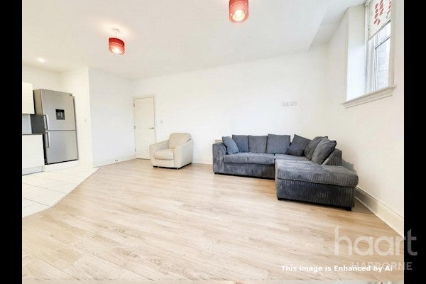 Flat Crocketts Lane in Sandwell