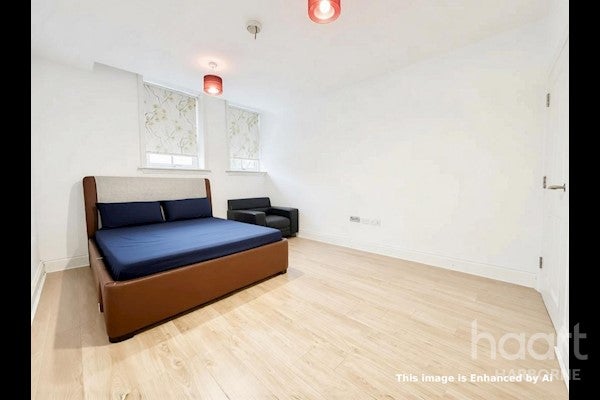Flat Crocketts Lane in Sandwell
