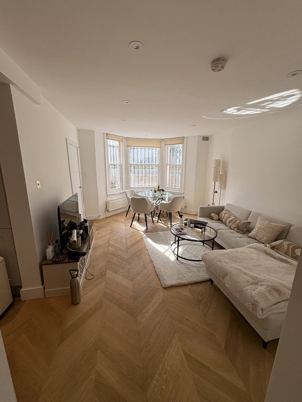 Room Glazbury Road in Greater London