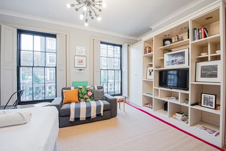 Flat Delancey Street in Greater London