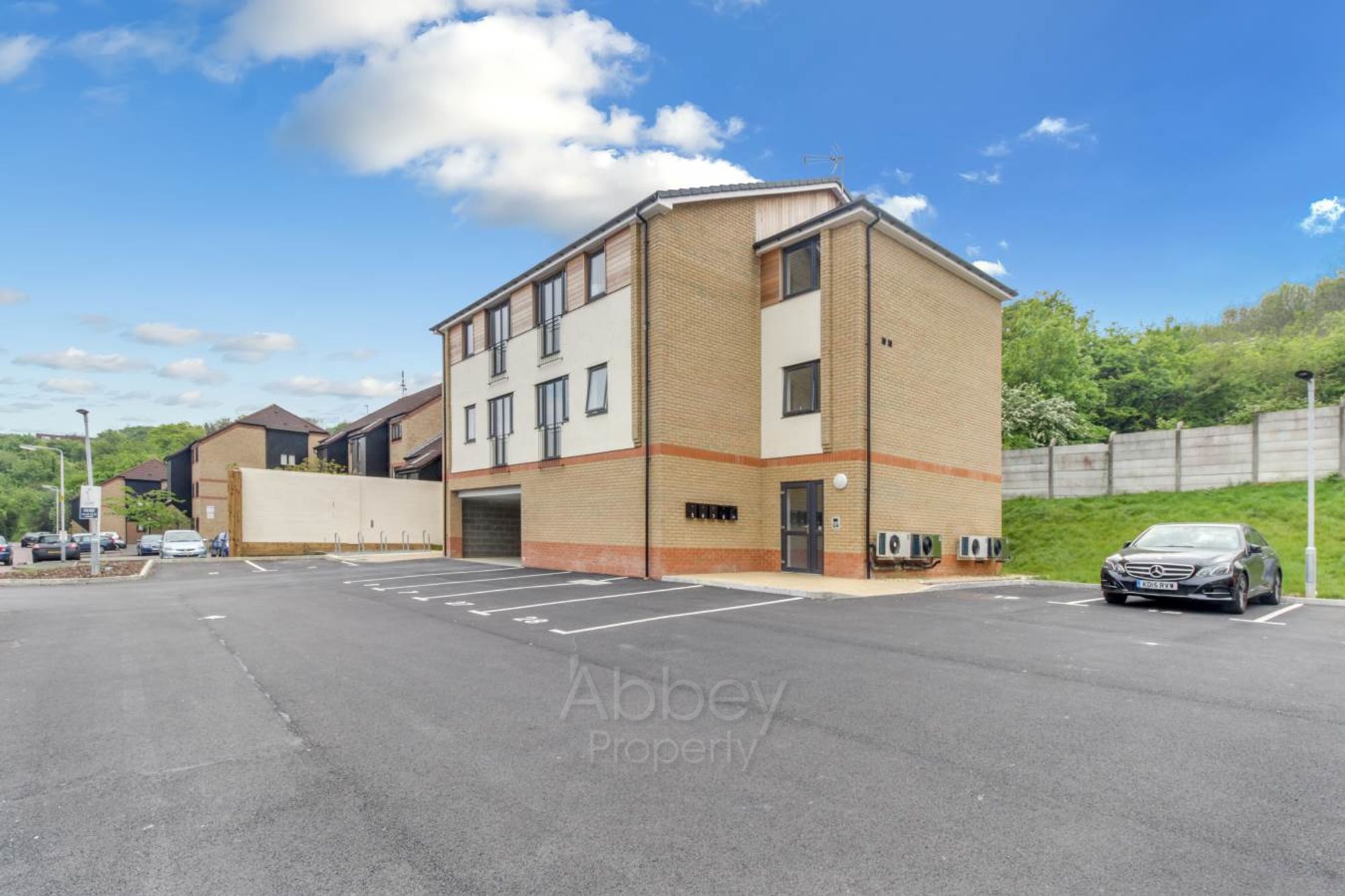 Flat Mulberry Close in Luton
