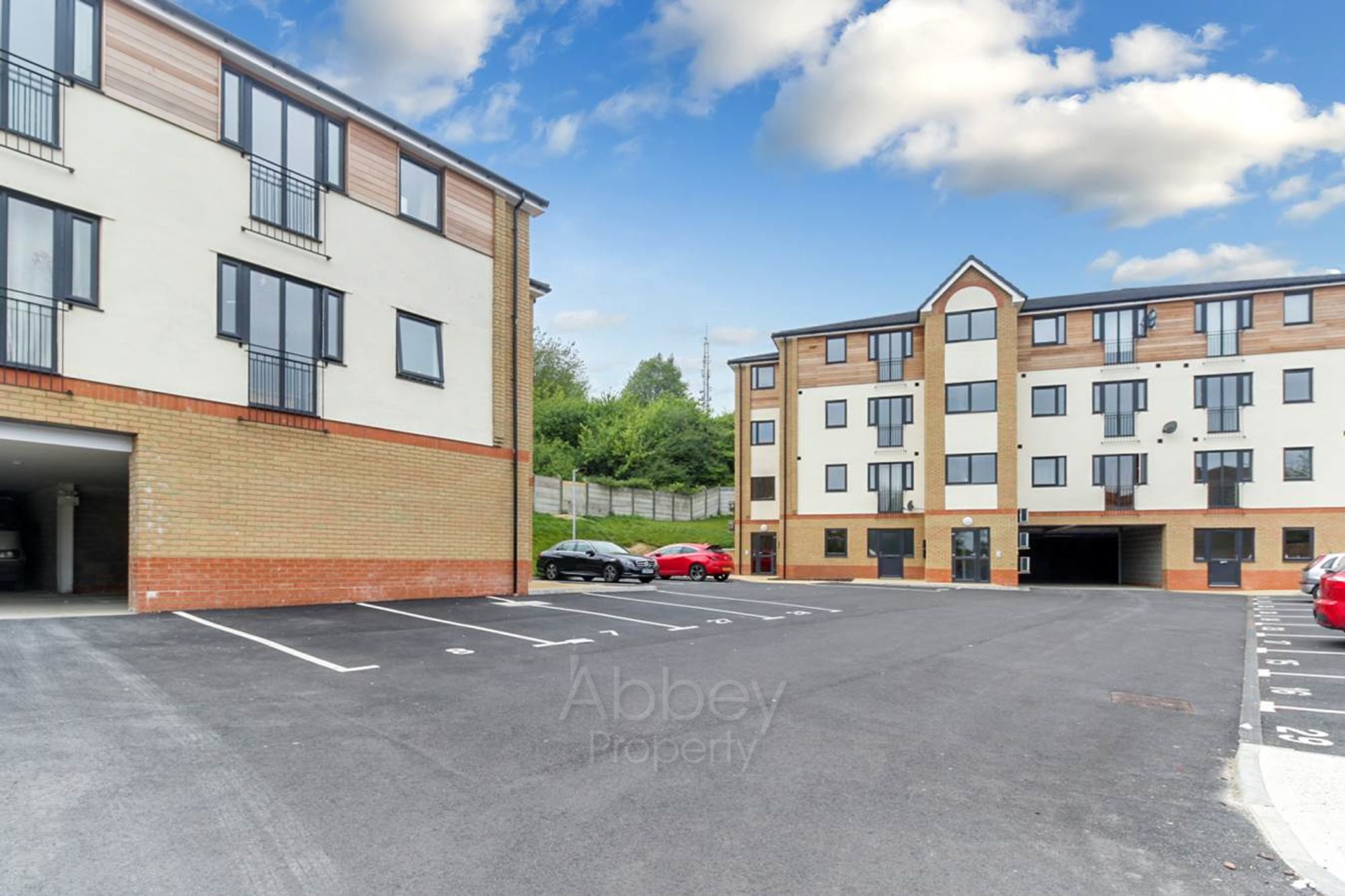 Flat Mulberry Close in Luton