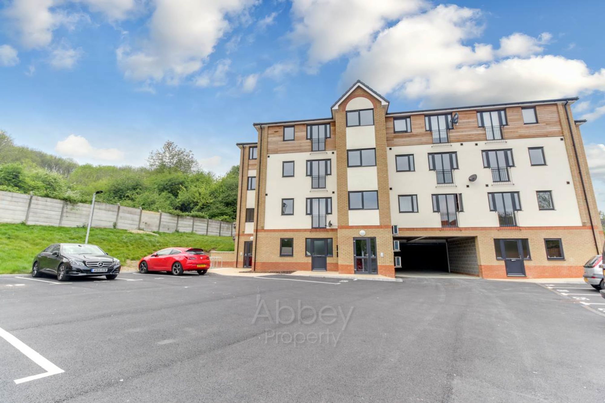 Flat Mulberry Close in Luton
