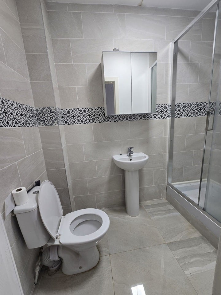 Room Nelson Road in Greater London