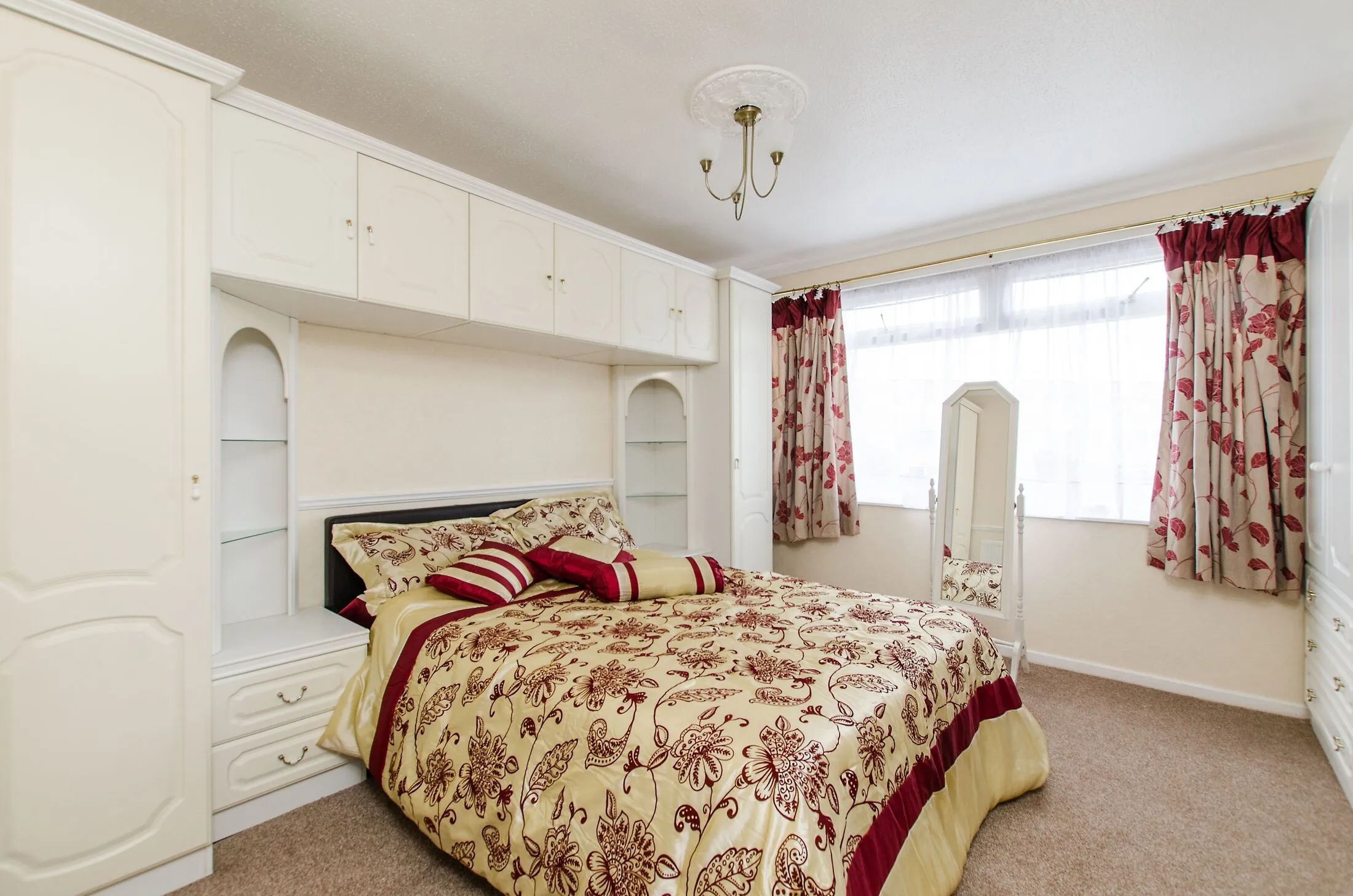 House Gale Close in Greater London