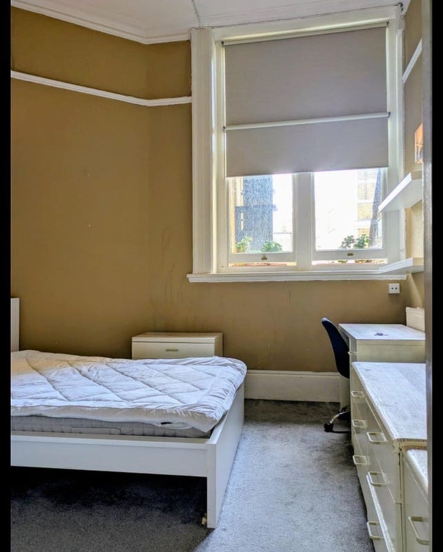 Room Queensway in City of Westminster