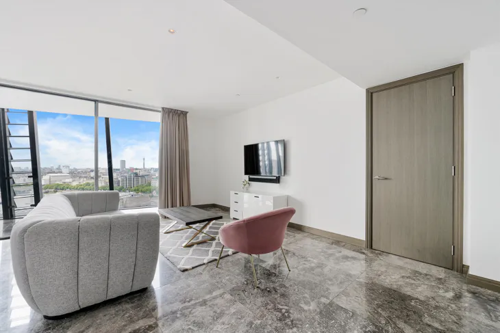 Flat Blackfriars Road in Greater London