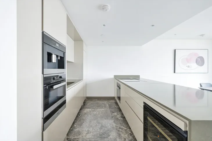 Flat Blackfriars Road in Greater London