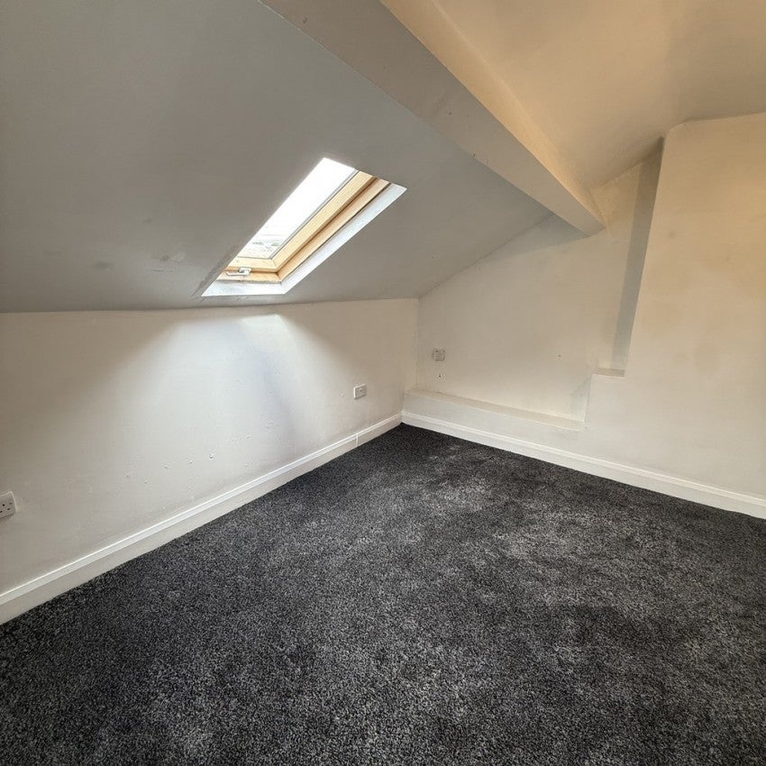 Flat Fearnsides Street in Bradford