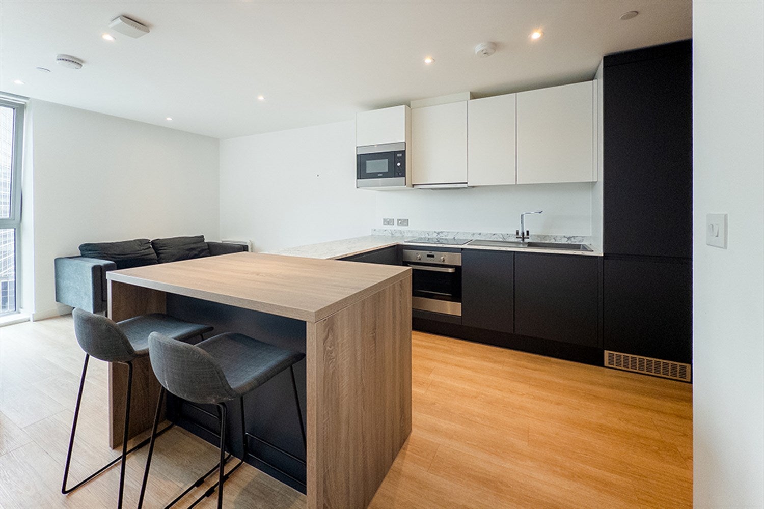 Flat Riverview Walk in Bolton