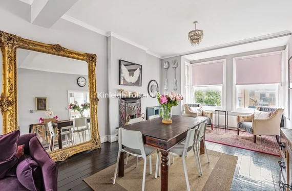 Flat Gondar Gardens in Greater London