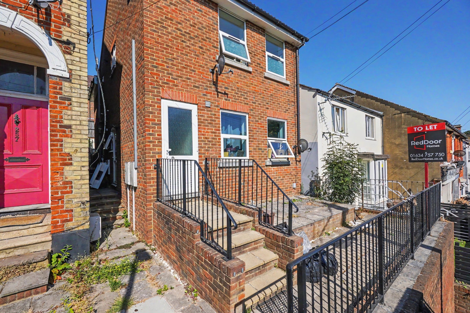 Flat Luton Road in Chatham