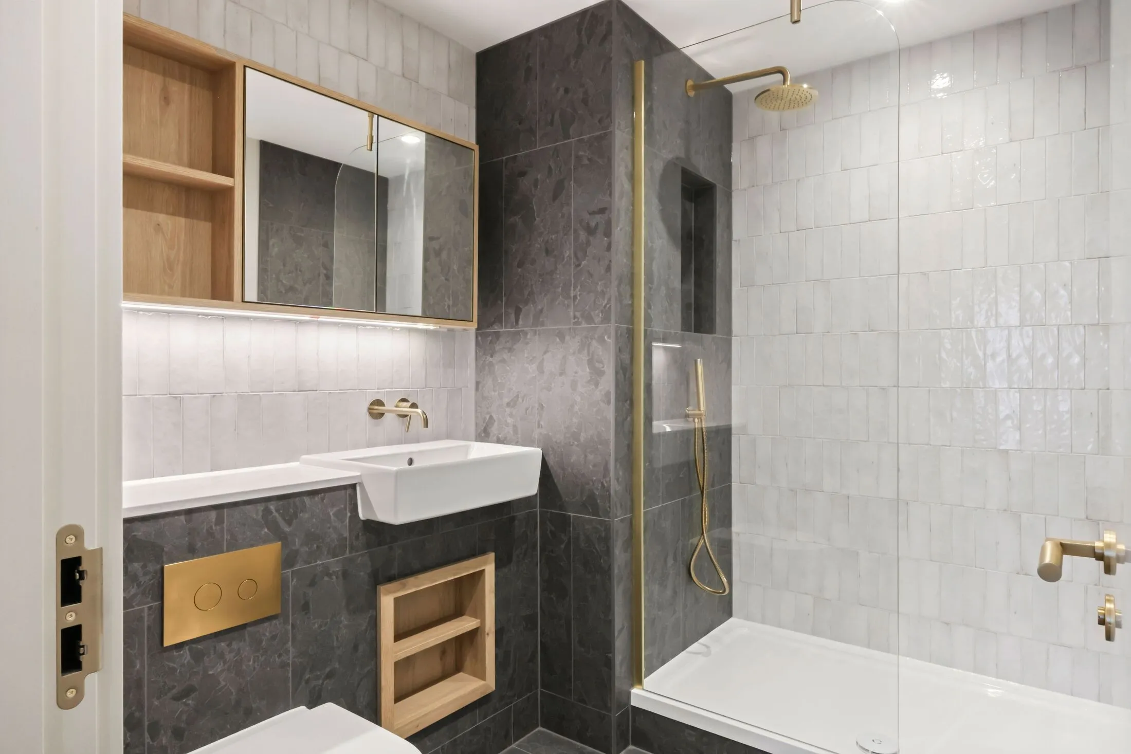 Flat Caversham Road in Greater London