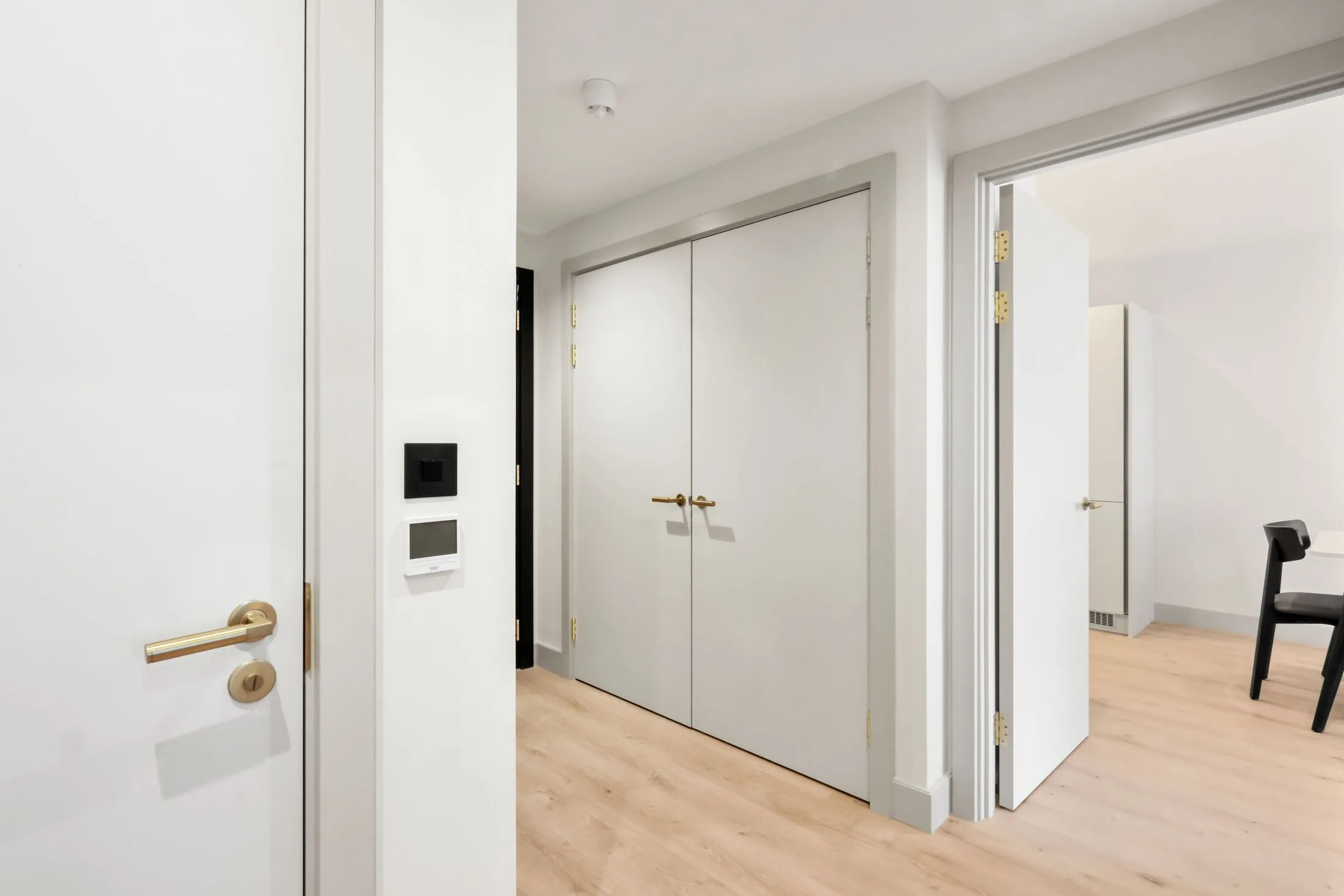 Flat Caversham Road in Greater London