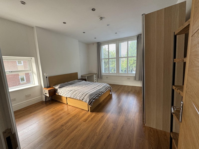 Room William Lunt Gardens in Manchester