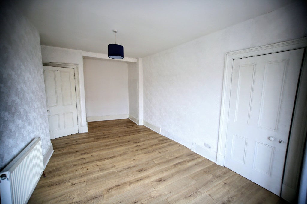 Flat Bearsden Road in Glasgow