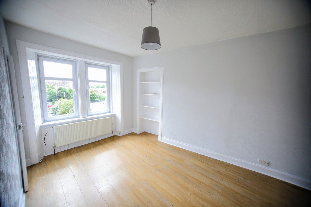 Flat Bearsden Road in Glasgow