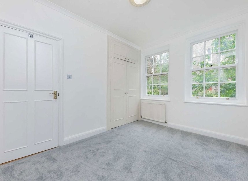 Flat Neurath Path in Greater London