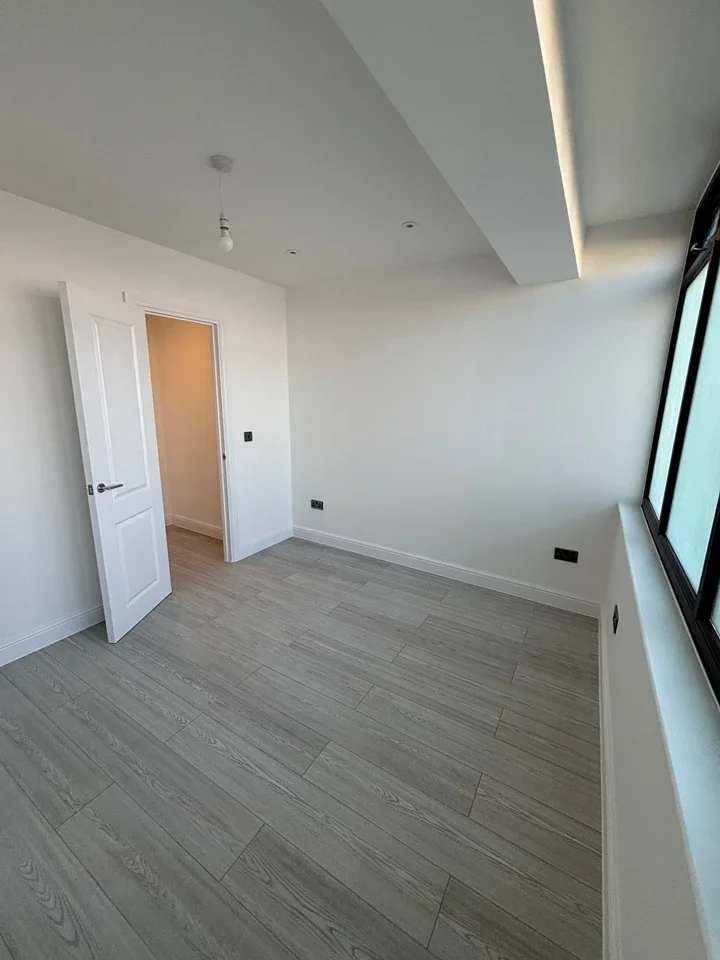 Flat Upper Wickham Lane in Greater London