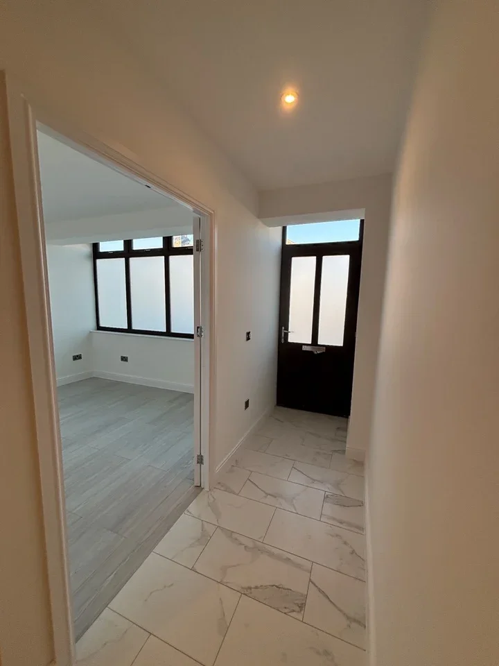 Flat Upper Wickham Lane in Greater London