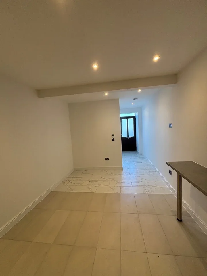 Flat Upper Wickham Lane in Greater London