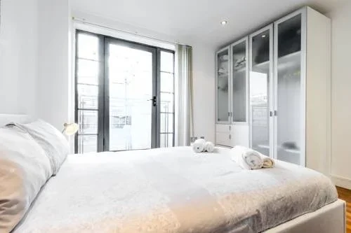 Flat Hoxton Square in Greater London