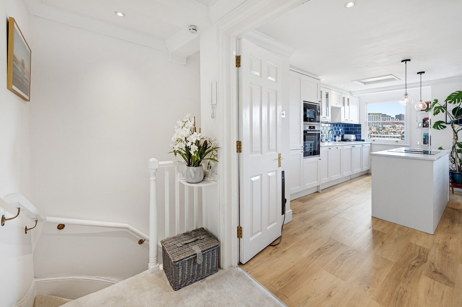 Flat Denbigh Mews in City of Westminster