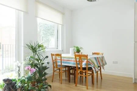 Flat Knapp Road in Greater London