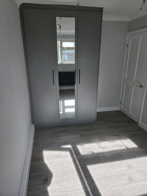 Flat London Road in Slough