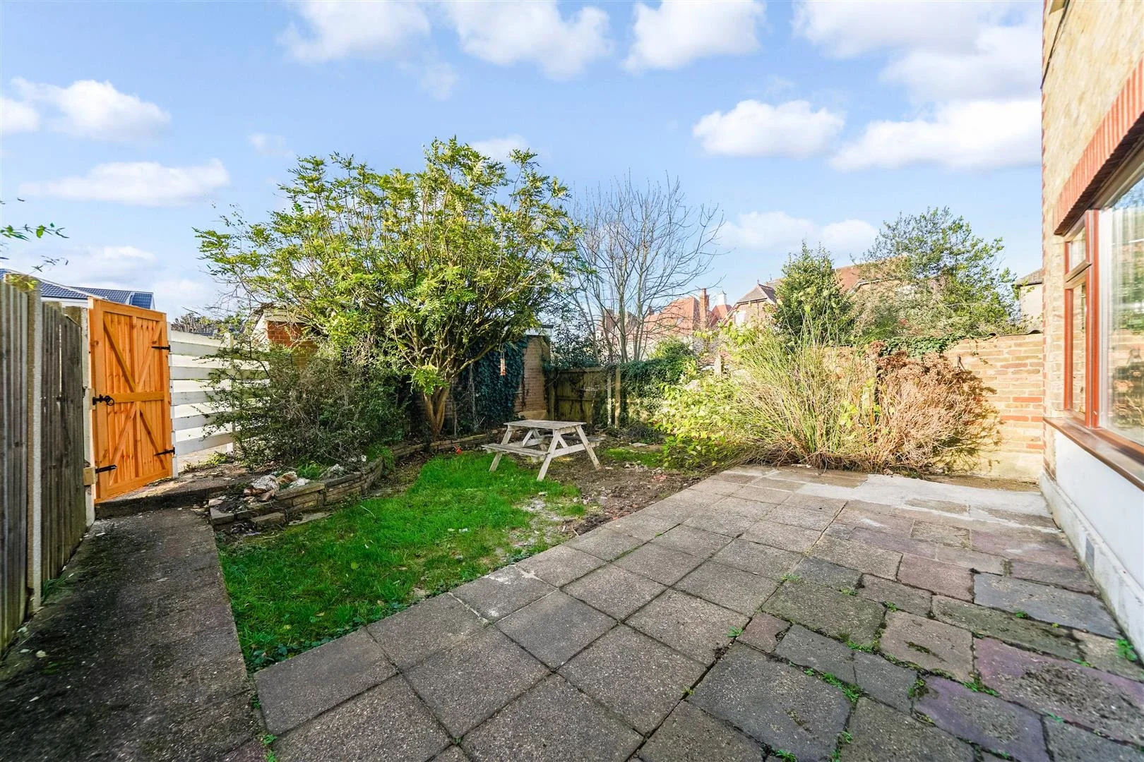 House Gordon Road in Greater London