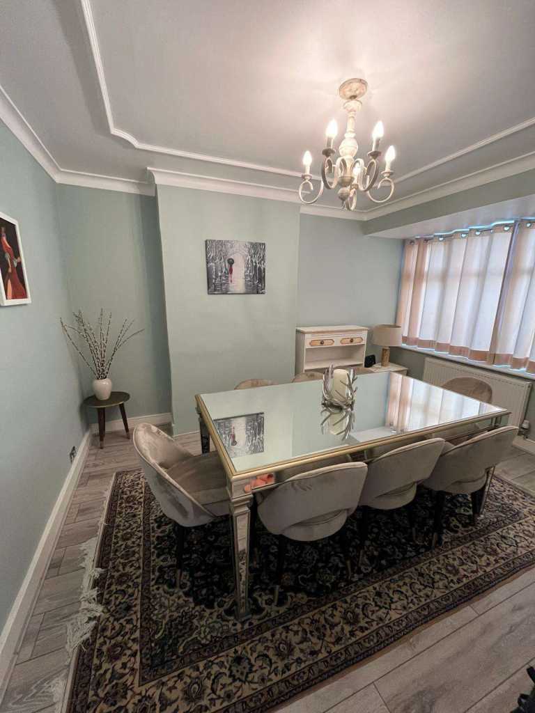 House Hiliary Gardens in Greater London