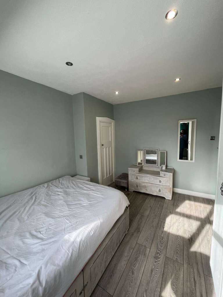 House Hiliary Gardens in Greater London