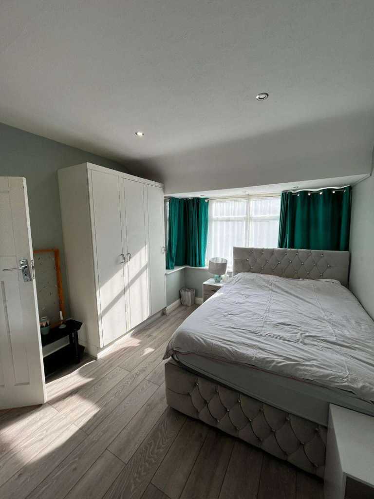 House Hiliary Gardens in Greater London