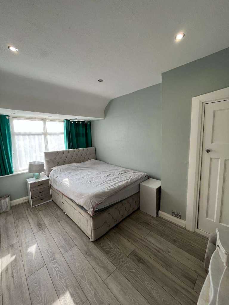 House Hiliary Gardens in Greater London