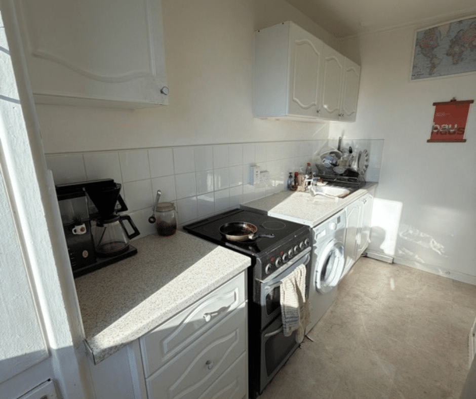 Room Milburn Lane in Greater London