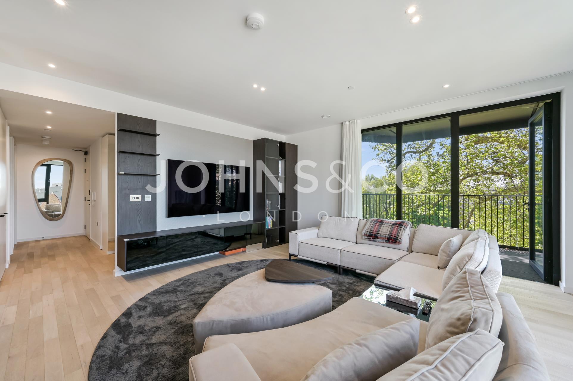 Flat Ronalds Road in Greater London