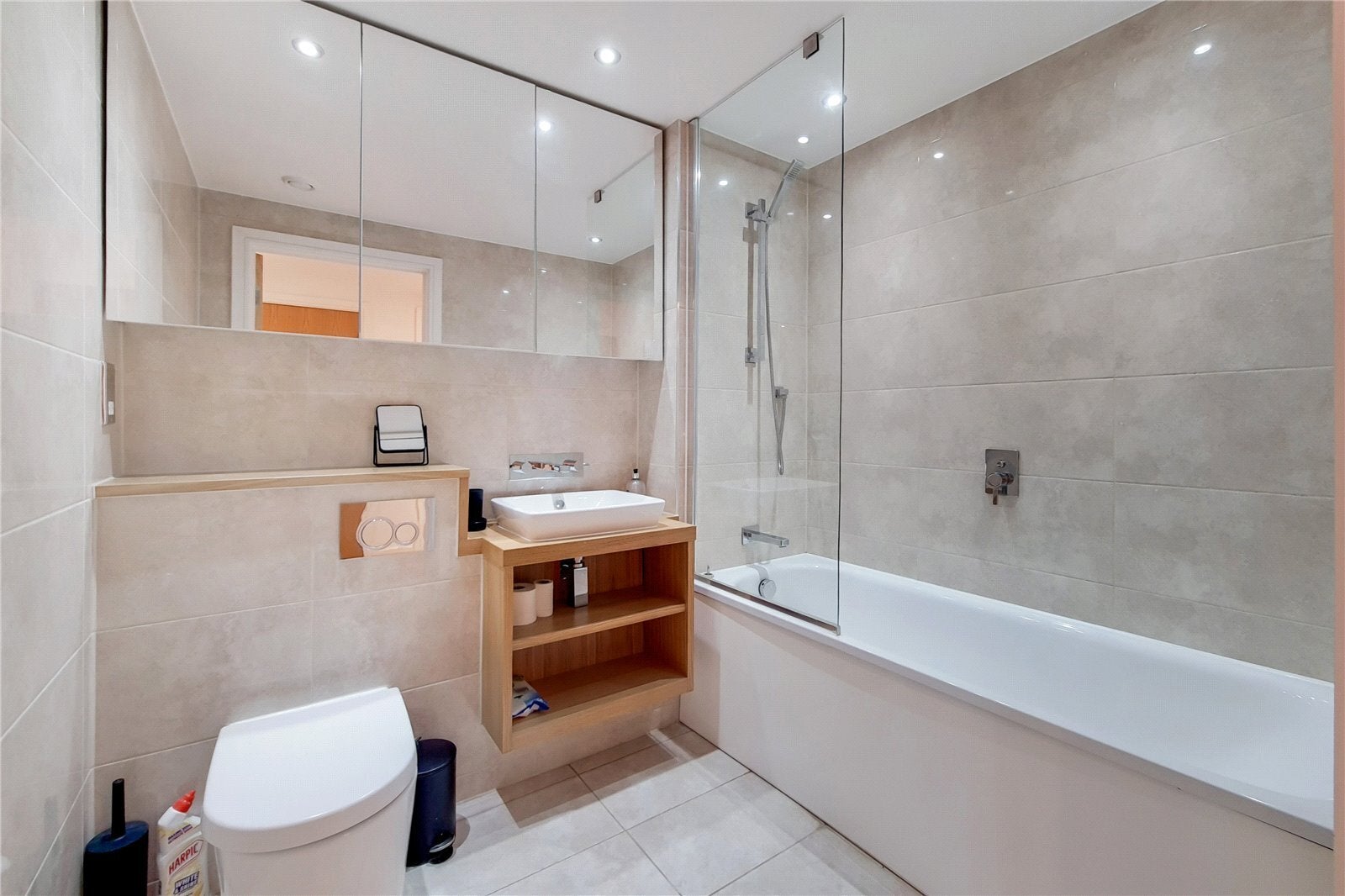 Flat Keymer Place in Greater London