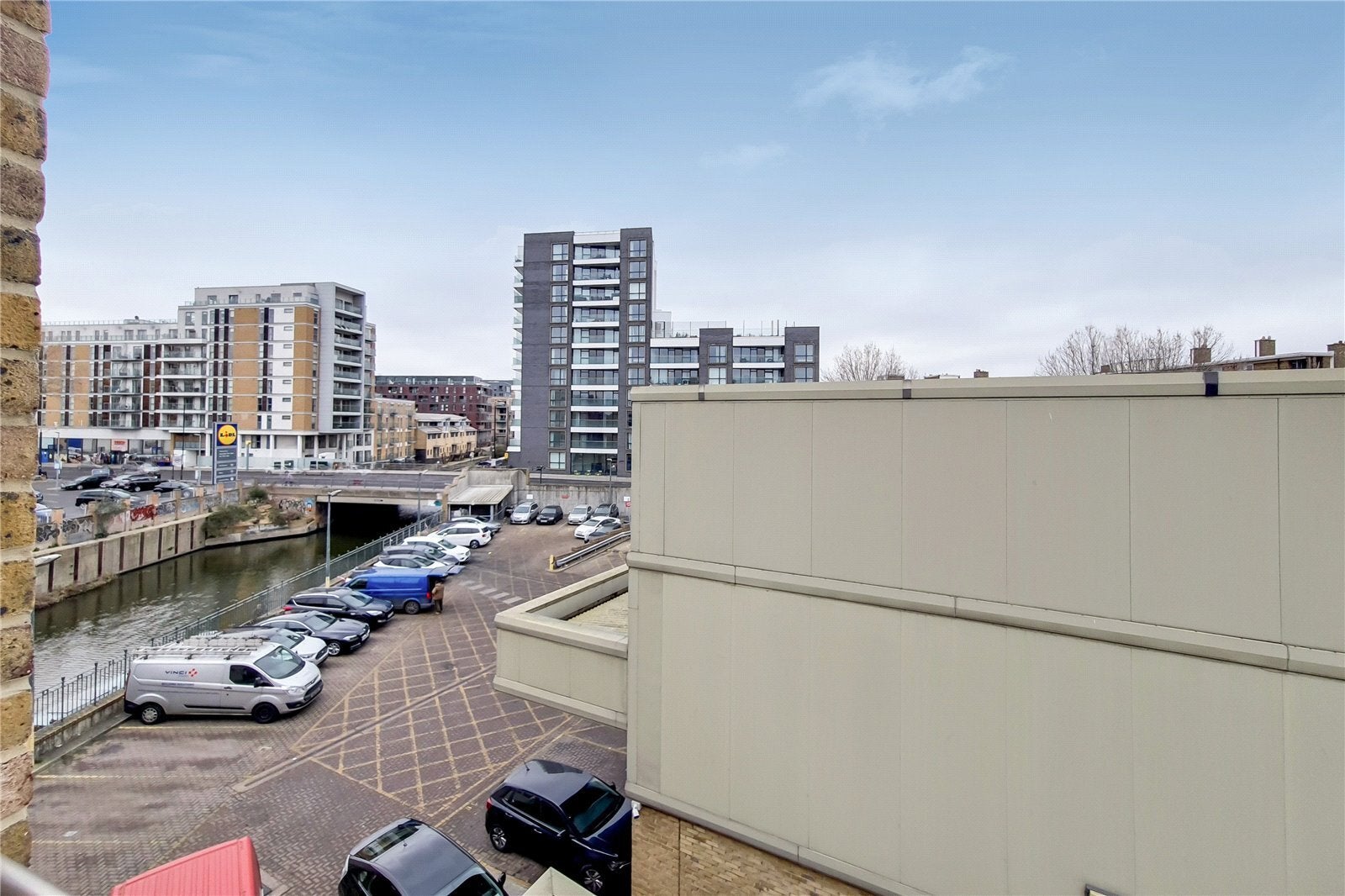 Flat Keymer Place in Greater London