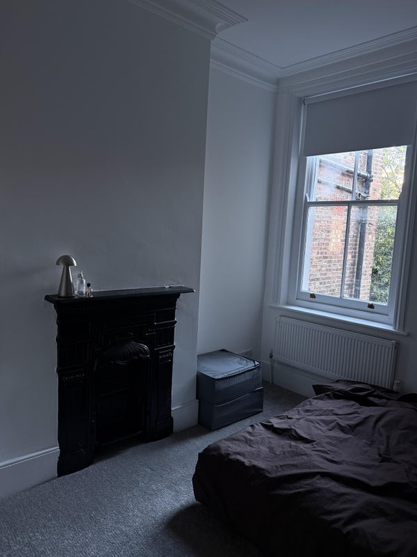 Room Curwen Road in Greater London