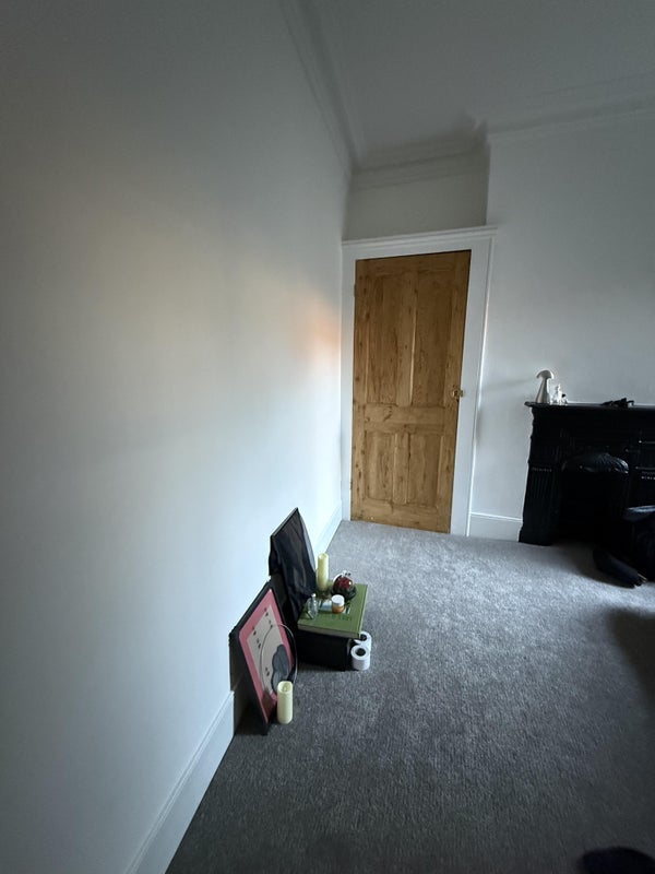 Room Curwen Road in Greater London